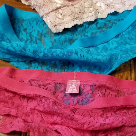 Women's panties and bra set. - Picture 3 of 3